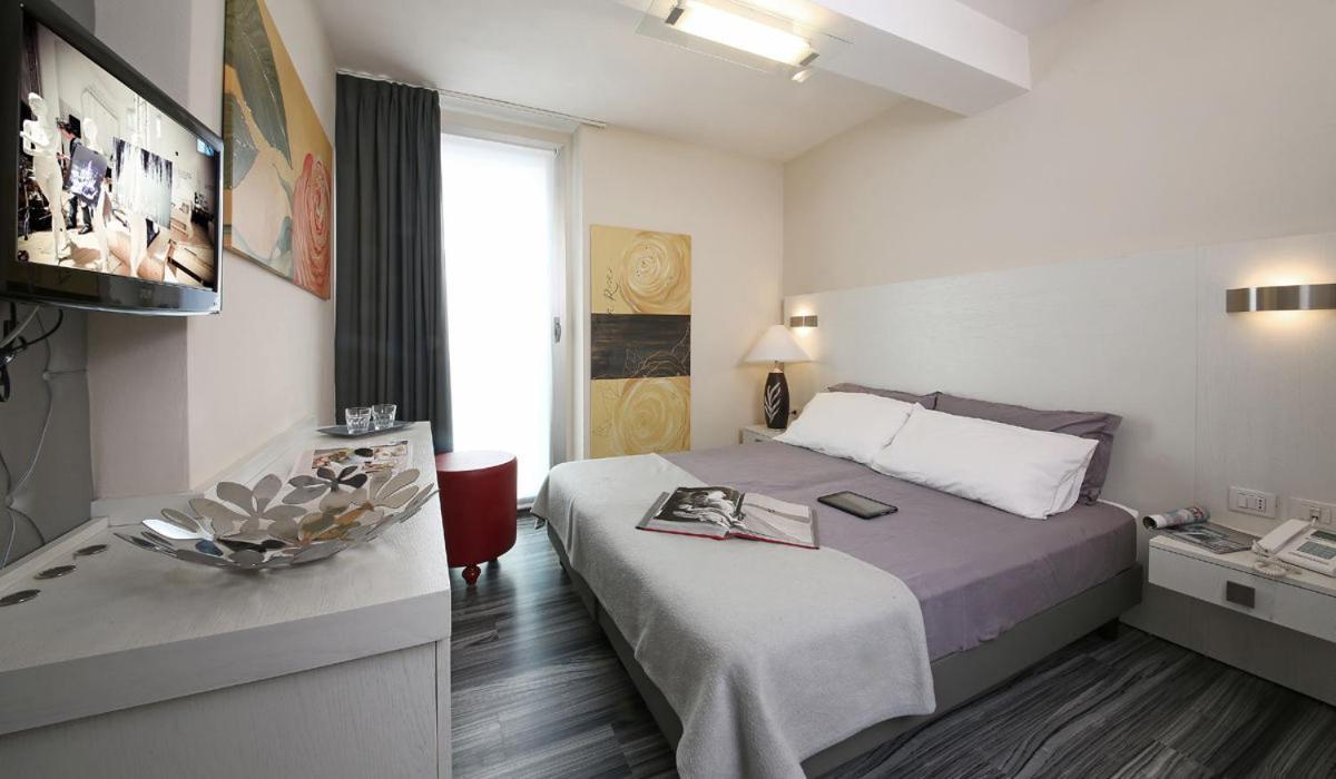 Happy Hotel Atelier Gardone Riviera Centro & Beach Dış mekan fotoğraf