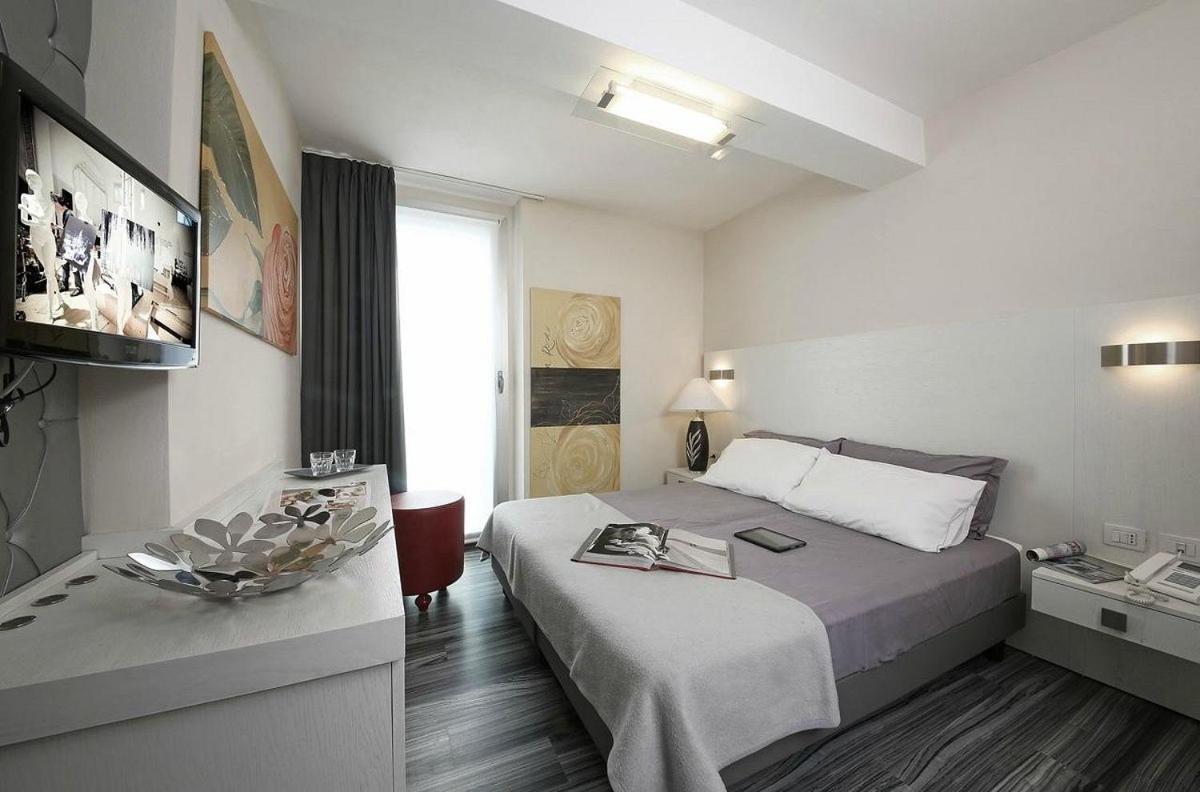 Happy Hotel Atelier Gardone Riviera Centro & Beach Dış mekan fotoğraf