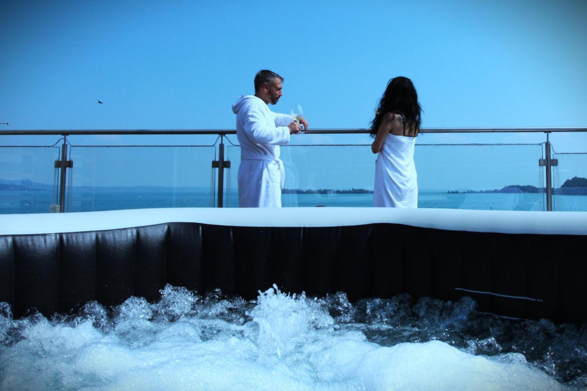 Happy Hotel Atelier Gardone Riviera Centro & Beach Dış mekan fotoğraf