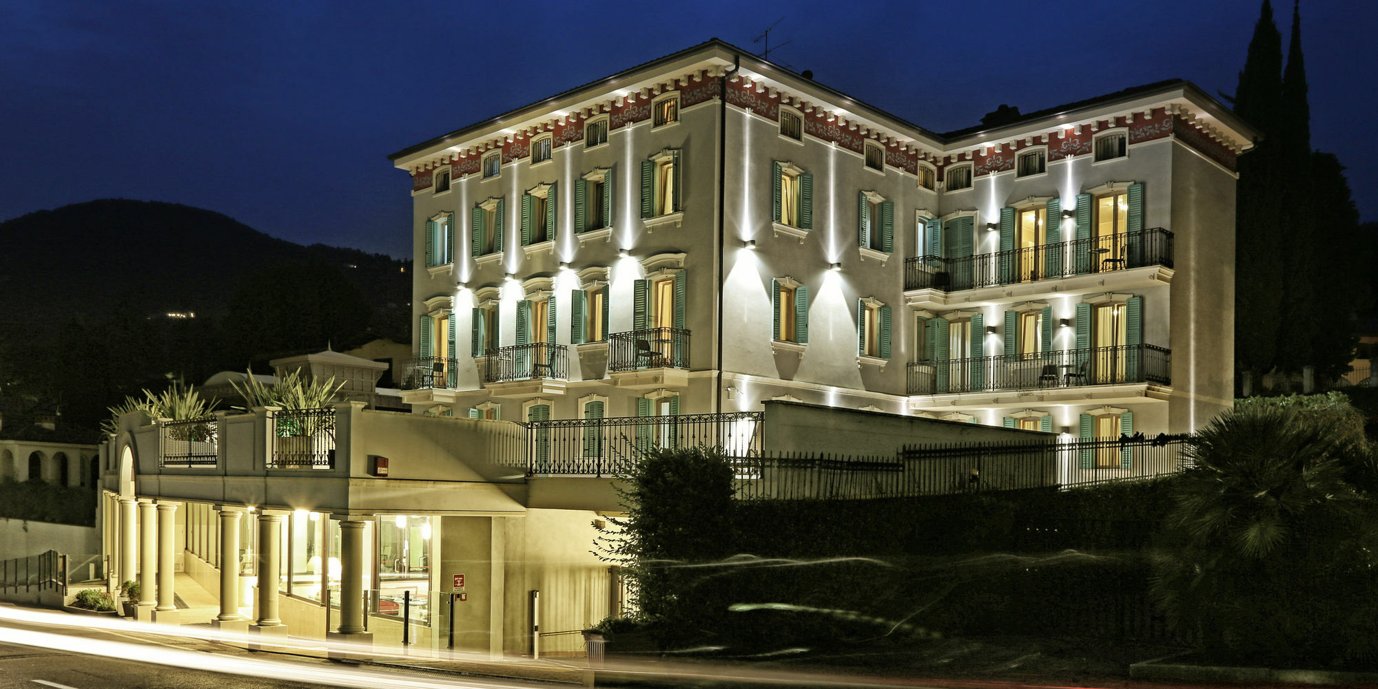 Happy Hotel Atelier Gardone Riviera Centro & Beach Dış mekan fotoğraf